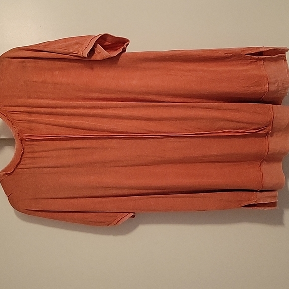 Kori size M super soft vneck tshirtb - Picture 4 of 7